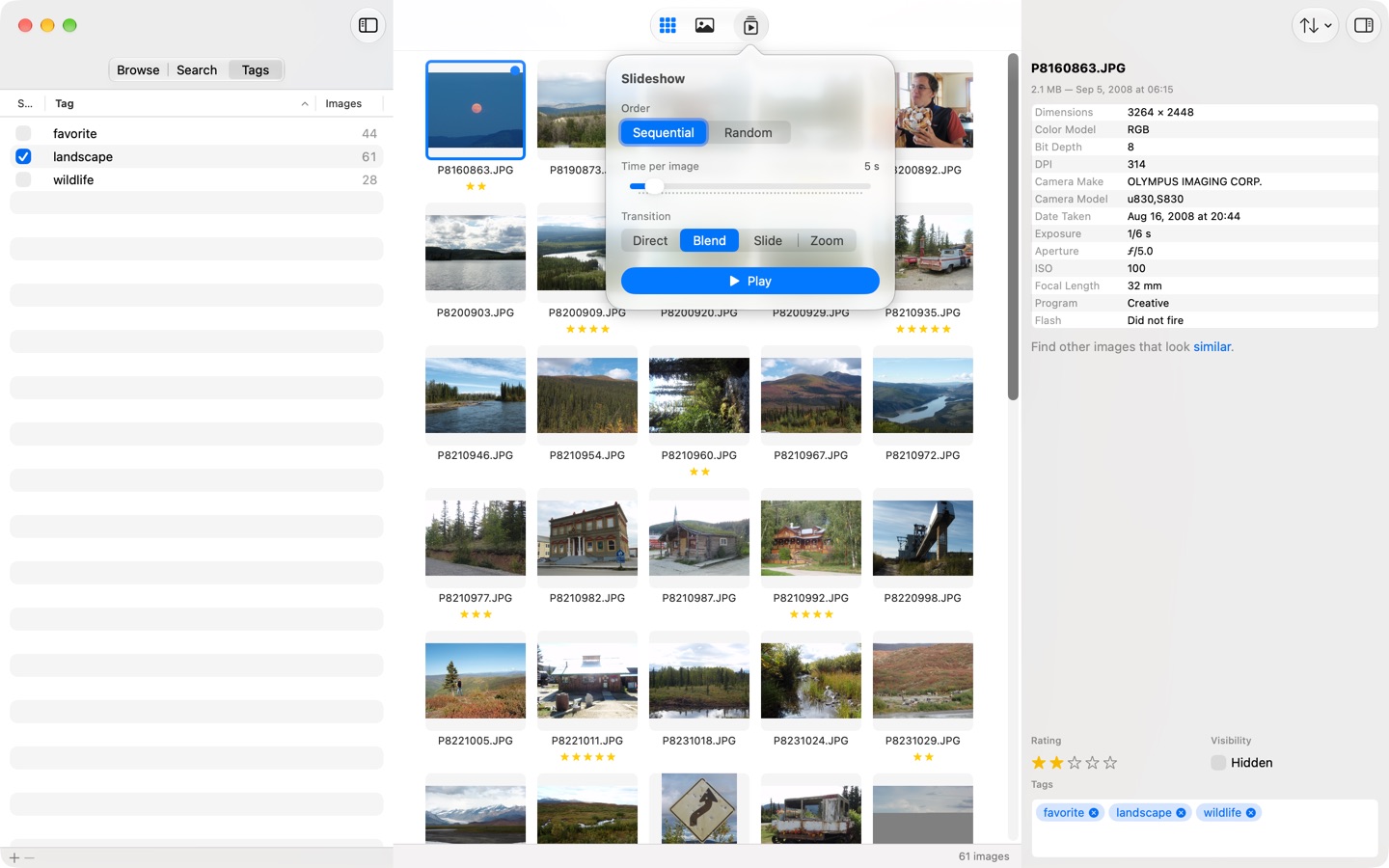 The slideshow settings popover over a filtered grid on macOS.